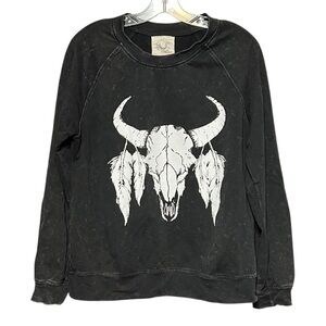 Fantastic Fawn Steer Skull Graphic Crew Neck Sweatshirt Black Vintage Wash Large